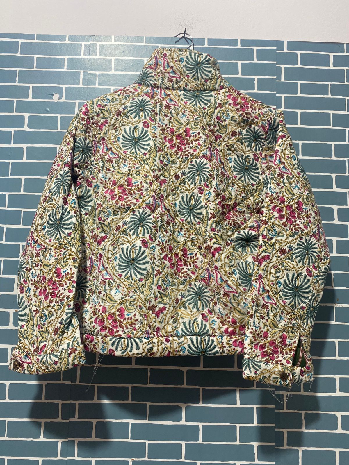 It looks like you're asking about the function of a cotton jacket