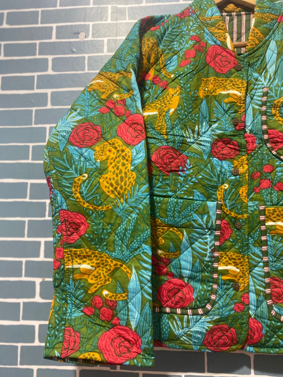 cotton jacket ChatGPT said:  Could you clarify what you're looking for regarding a cotton jacket?