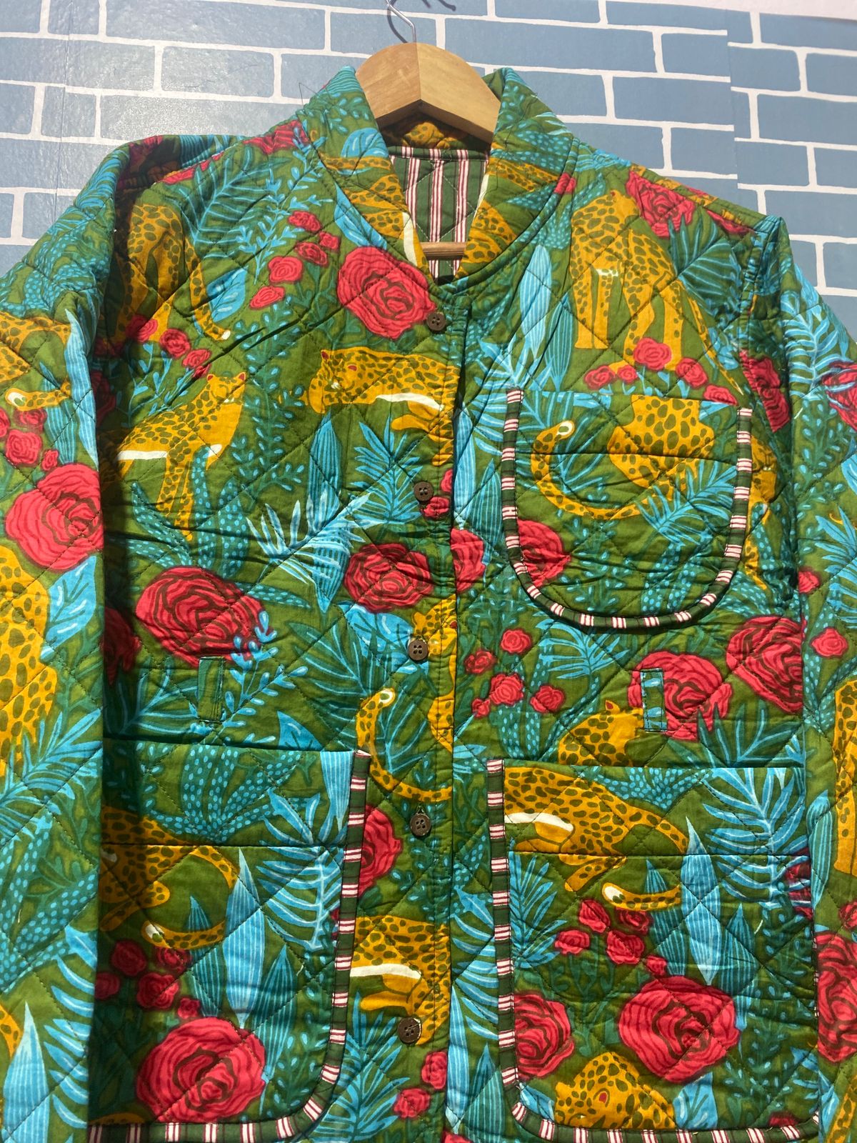 cotton jacket ChatGPT said:  Could you clarify what you're looking for regarding a cotton jacket?